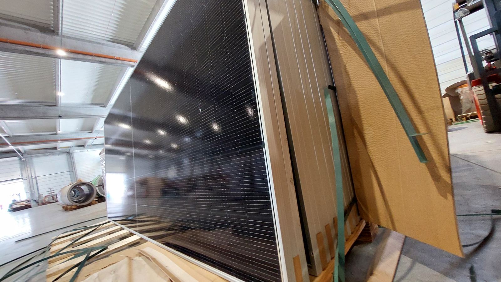 dah_solar1 Сонячні панелі 420-435W